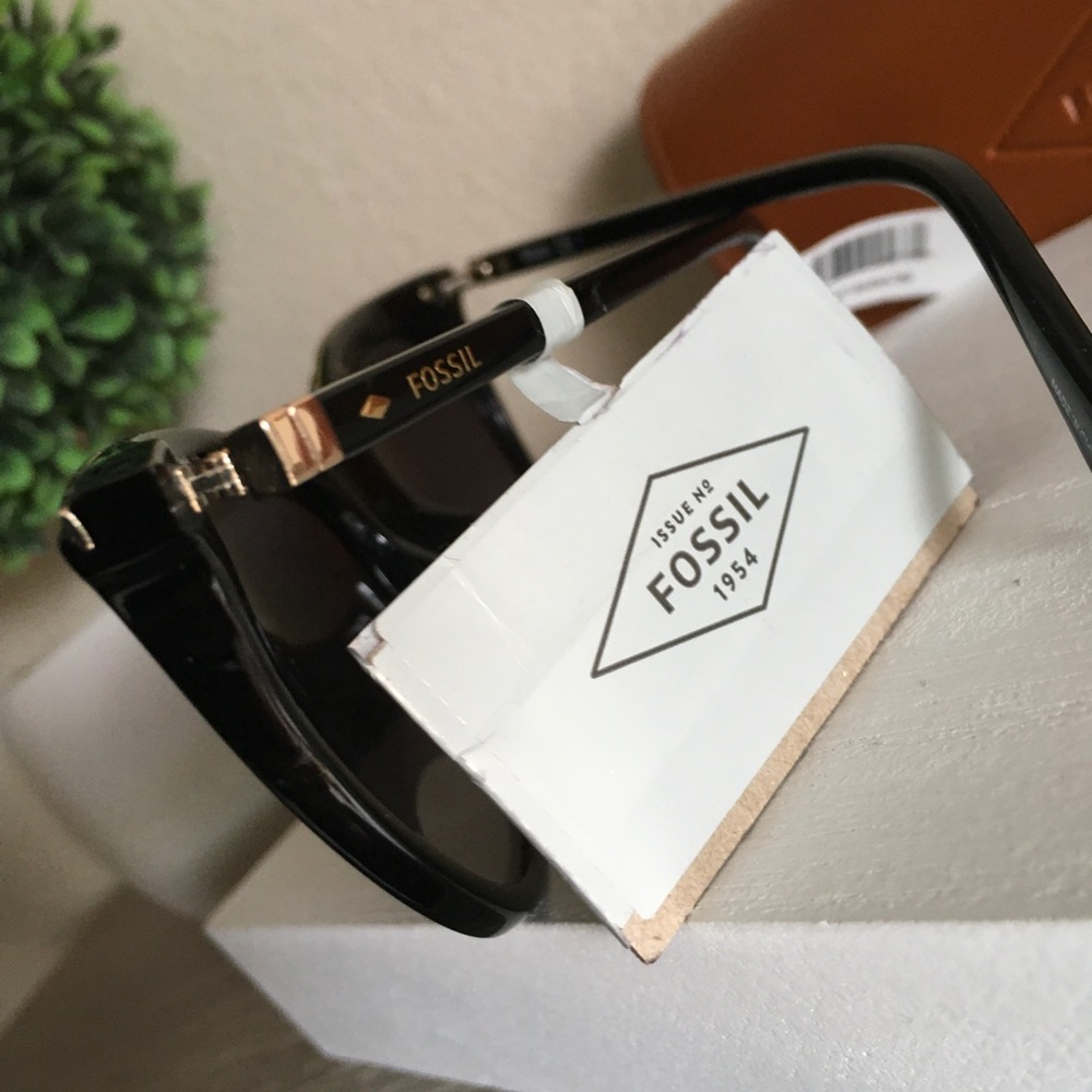 FOSSIL SUNGLASSES 🕶 - Picture 4 of 12